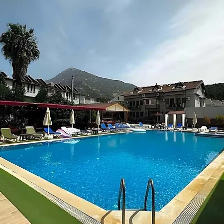 Otel Carmina 3*