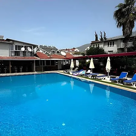 Otel Carmina Cedit