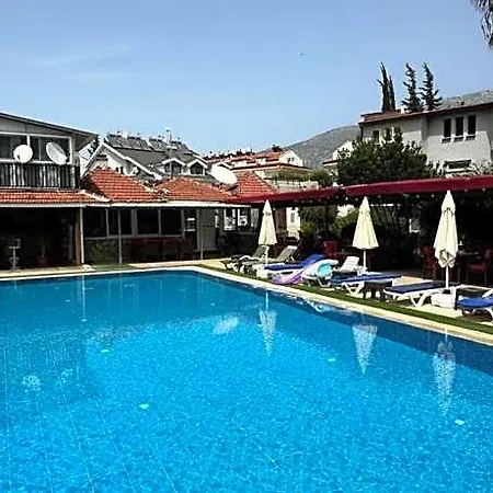 Otel Carmina Cedit