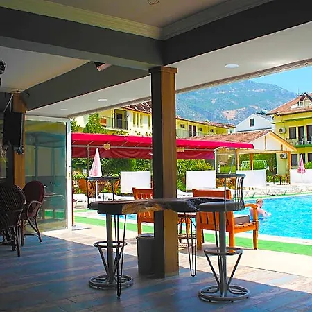 Carmina Hotel