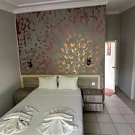 Carmina Hotel