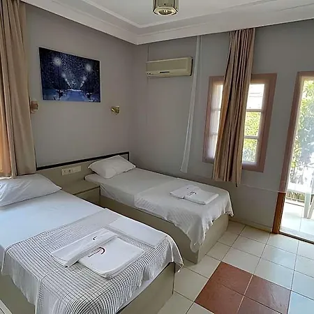 Otel Carmina 3*